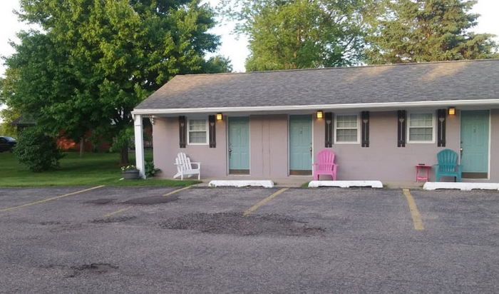 Sunset Motel - Recent Photos From Website (newer photo)